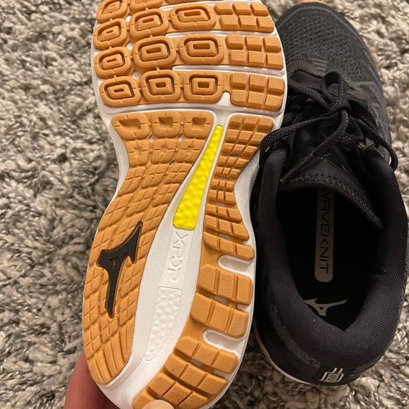 Mizuno wave sky size 7. - Picture 3 of 7